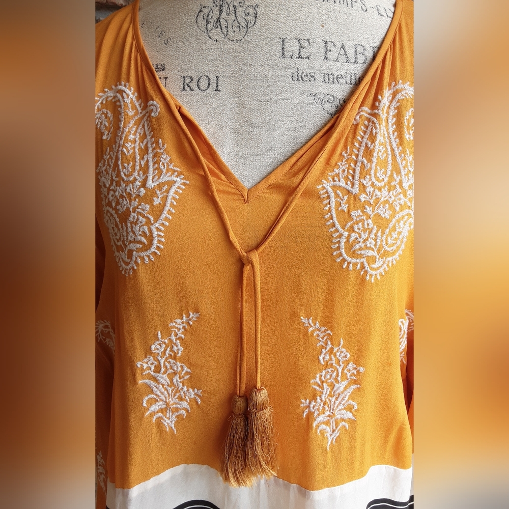 Anthropologie Floreat Sunglow Embroidered Detail Caftan Kimino Top. - Picture 5 of 14